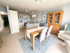 Photo 25- click for photo gallery